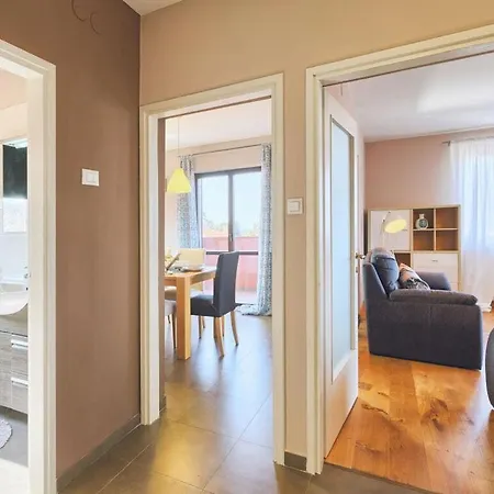 Dea Vista Apartment